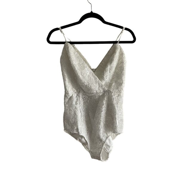 Lulus Women XS White Floral Embroidered Lace Spaghetti Straps Surplice Bodysuit - Picture 1 of 10